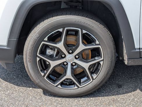 Used 2024 Jeep Compass Limited AWD/4WD image 10