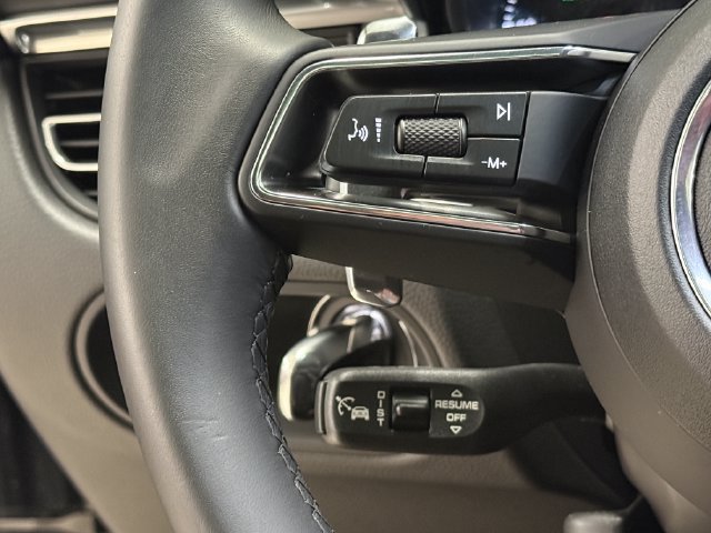 Certified 2026 Porsche Macan AWD/4WD image 16