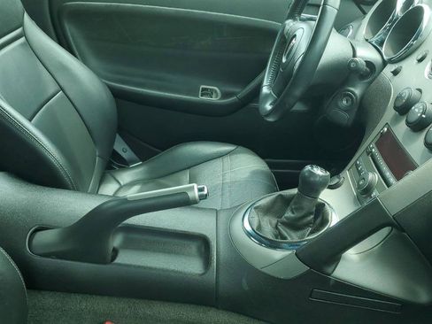 Used 2006 Pontiac Solstice Convertible w/ Premium Package RWD image 7