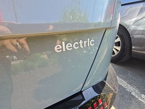 Used 2024 Hyundai Kona Limited image 9