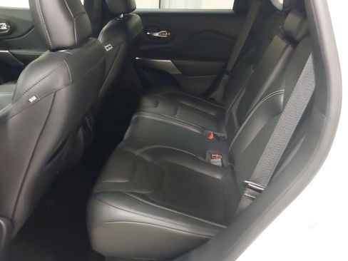 Used 2021 Jeep Cherokee Latitude Lux 80th Anniv w/ Quick Order Package 26U 80TH FWD image 38