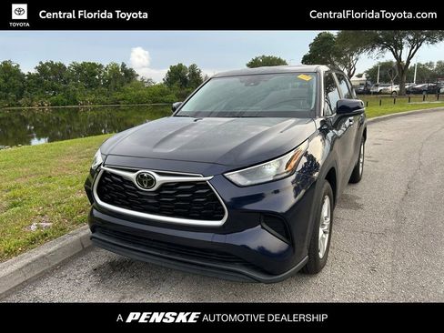 Used 2023 Toyota Highlander L FWD image 1