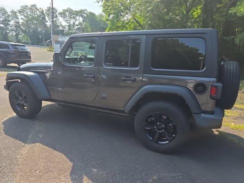 Used 2021 Jeep Wrangler Unlimited Sport AWD/4WD image 3