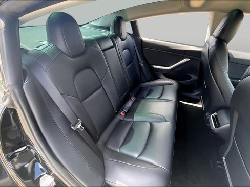 Used 2022 Tesla Model 3 Standard Range RWD image 17