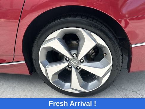 Used 2018 Honda Accord Touring image 9