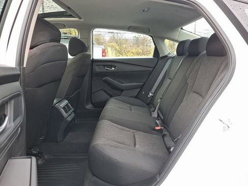 Used 2025 Honda Accord SE image 10