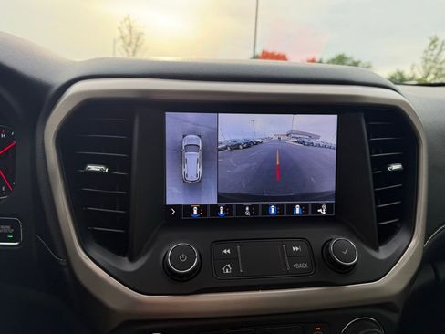 Used 2020 GMC Acadia Denali w/ Denali Ultimate Package AWD/4WD image 16