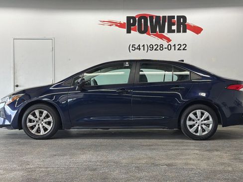 Used 2022 Toyota Corolla LE image 6