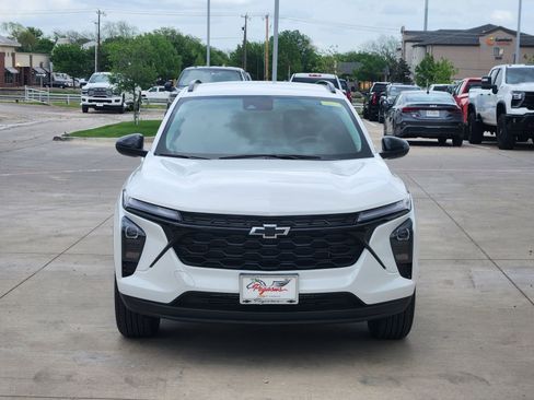 New 2026 Chevrolet Trax LT w/ Driver Confidence Package image 6