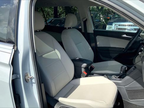 Used 2018 Volkswagen Tiguan SE FWD image 9