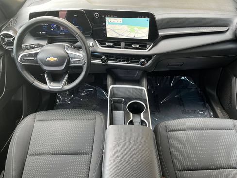 Used 2025 Chevrolet Equinox LT FWD image 38