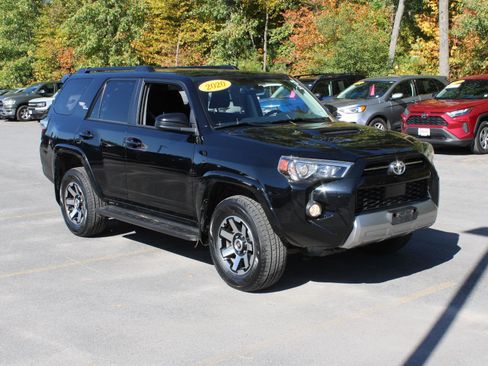 Used 2020 Toyota 4Runner TRD Off-Road image 3