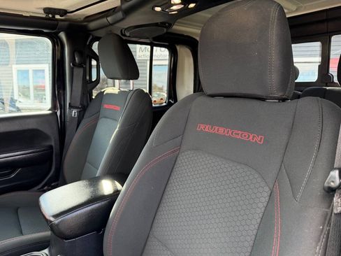 Used 2021 Jeep Gladiator Rubicon w/ Dual Top Group AWD/4WD image 16