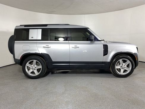 Used 2020 Land Rover Defender 110 SE image 4