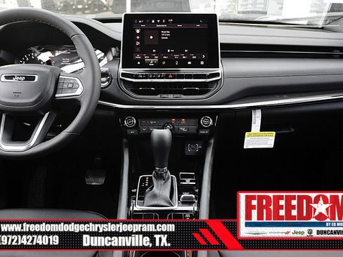 New 2026 Jeep Compass Latitude image 19