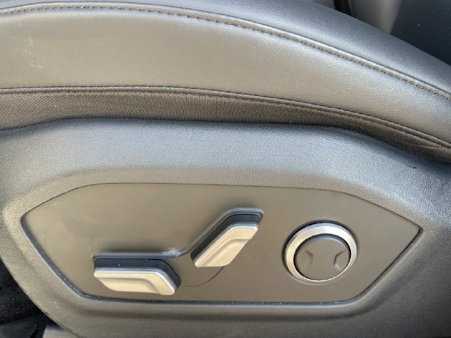Used 2025 Hyundai Santa Fe SEL FWD image 26