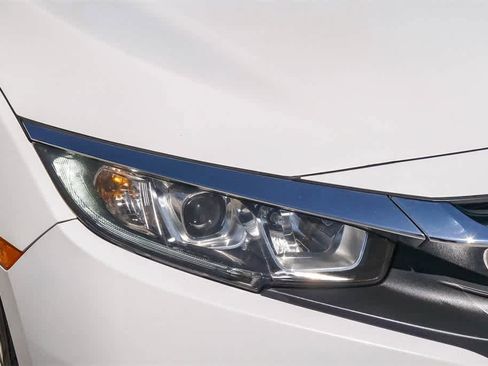 Used 2018 Honda Civic EX-T image 4