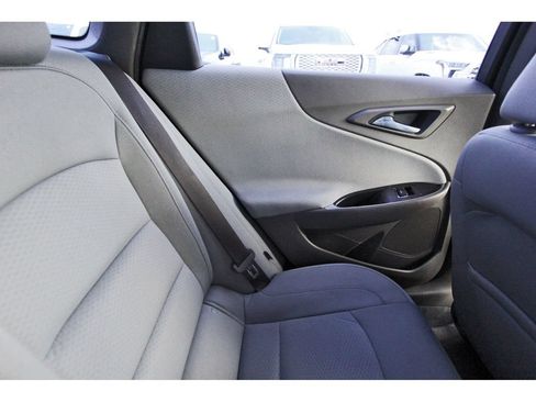 Used 2017 Chevrolet Malibu LT FWD image 11