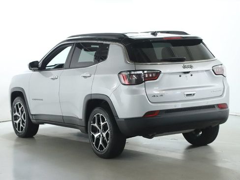 Used 2025 Jeep Compass Limited AWD/4WD image 40