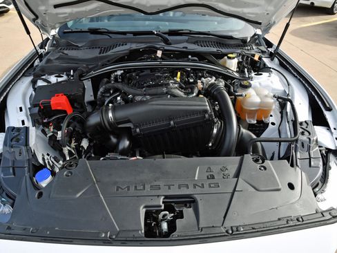 Used 2025 Ford Mustang Premium image 33