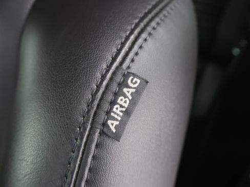 Used 2011 Ford Mustang Shelby GT500 w/ SVT Performance Pkg RWD image 37