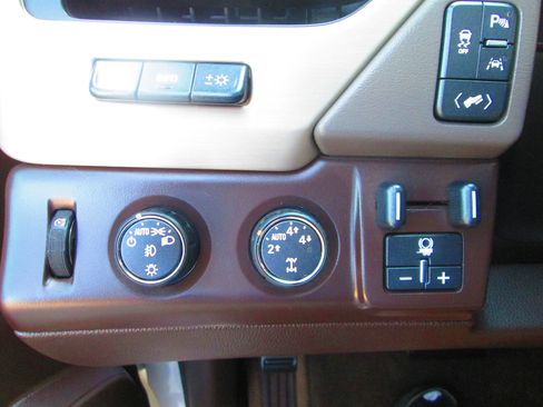 Used 2016 GMC Yukon Denali w/ Open Road Package image 20