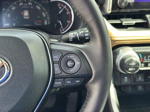 Certified 2023 Toyota RAV4 XLE Premium image 17