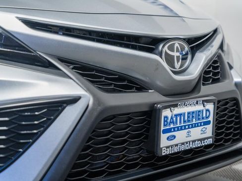 Used 2024 Toyota Camry SE image 12