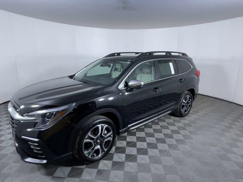 Used 2023 Subaru Ascent Limited w/ Technology Package image 3