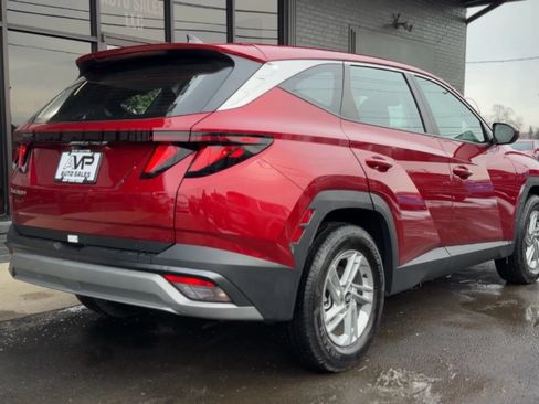 Used 2025 Hyundai Tucson SE FWD image 3