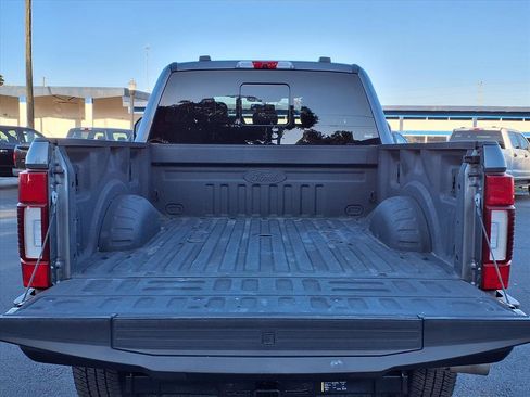 Used 2021 Ford F350 Lariat image 7