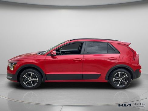 Certified 2023 Kia Niro EX FWD image 3