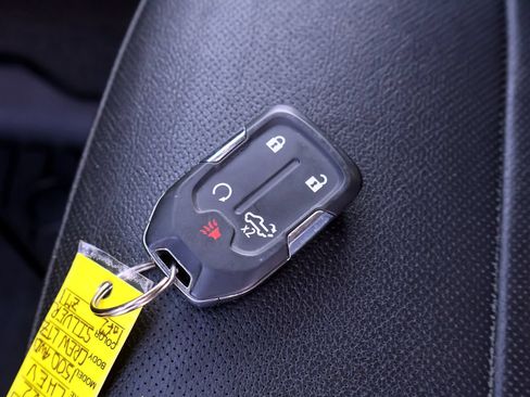Used 2022 Chevrolet Silverado 1500 LTZ AWD/4WD image 32