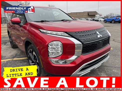 Used 2024 Mitsubishi Outlander SE image 11