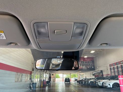 Used 2025 Kia Soul LX w/ LX Technology Package FWD image 14