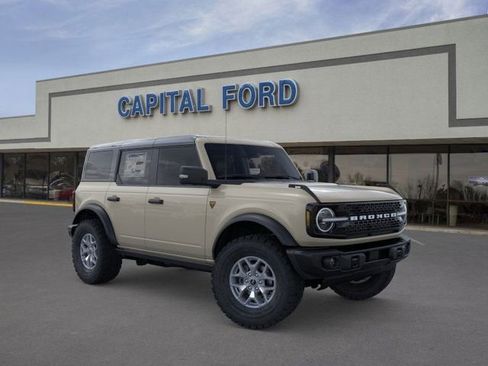 New 2025 Ford Bronco Badlands image 7