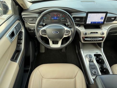 Certified 2023 Ford Explorer XLT w/ Equipment Group 202A image 9