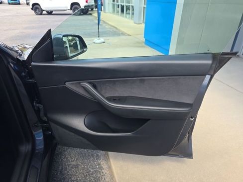 Used 2022 Tesla Model Y Performance image 44