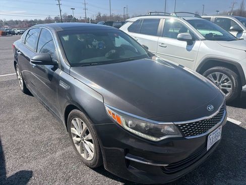 Used 2018 Kia Optima EX w/ Premium Package image 2