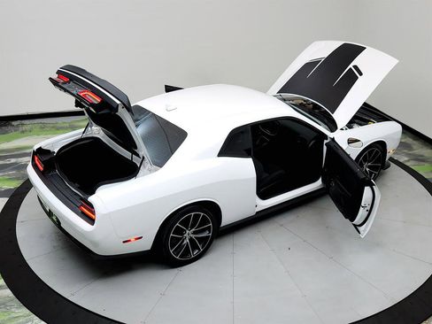 Used 2018 Dodge Challenger R/T Scat Pack RWD image 34