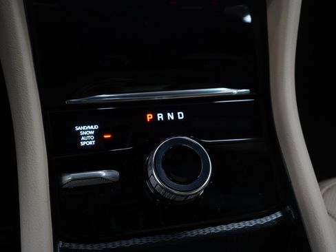 Used 2025 Jeep Grand Cherokee Limited w/ Luxury Tech Group II AWD/4WD image 23