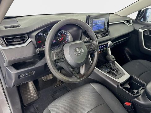 Used 2020 Toyota RAV4 LE image 10