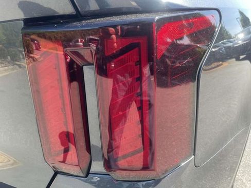 Certified 2024 Kia Sorento S FWD image 15
