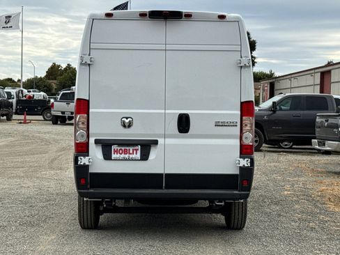 New 2026 RAM ProMaster 2500 w/ Quick Order Package 22G SLT image 4
