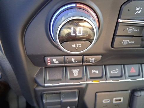 Used 2022 Chevrolet Silverado 3500 LTZ w/ LTZ Convenience Package image 38