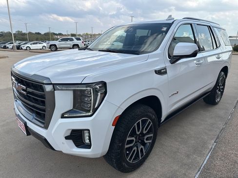 Used 2021 GMC Yukon AT4 w/ AT4 Premium Plus Package image 3