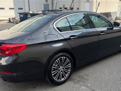 Used 2018 BMW 530e RWD image 19