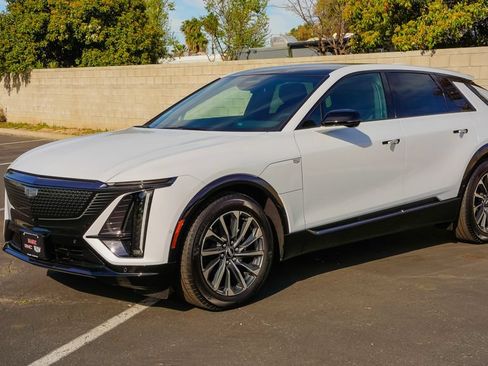 Used 2026 Cadillac Lyriq Sport w/ LPO, Floor Liner Package AWD/4WD image 3