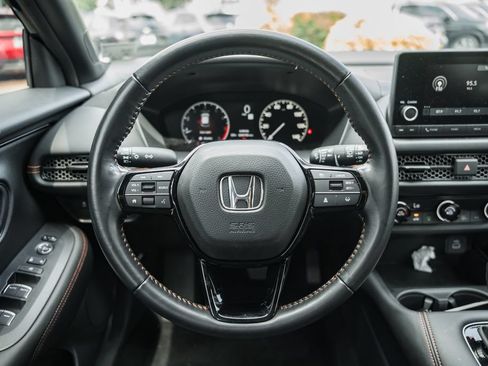Used 2025 Honda HR-V Sport image 27