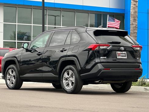 Used 2025 Toyota RAV4 XLE FWD image 6